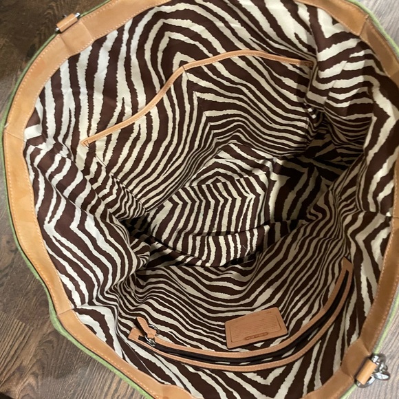 Incredible Reed Krakoff for Coach white leather with green trim large tote. - Picture 4 of 5